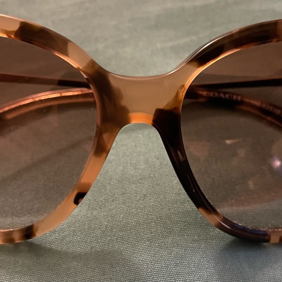 WOW*SALE Coach Sunglasses & Case - Picture 4 of 8